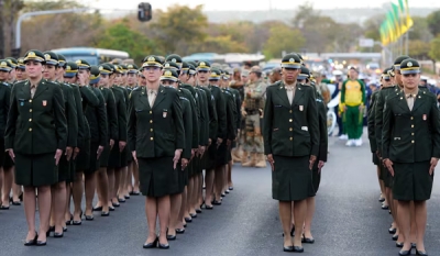 Em evento com Lula, Ministério da Defesa anuncia início de alistamento militar feminino