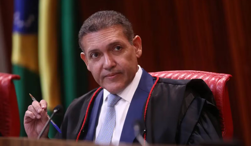 Urna eletrônica é patrimônio da democracia, diz presidente do TSE
