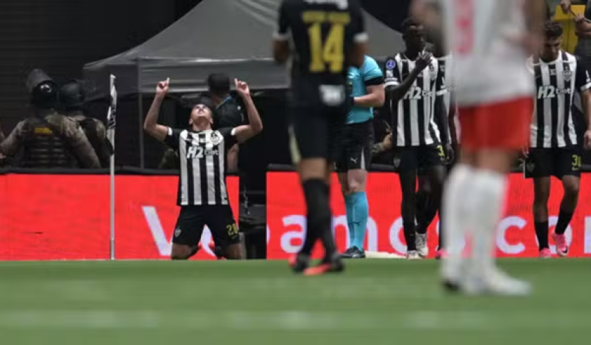 Cuello marca nos acréscimos do 2º tempo, Atlético-MG empata com Bragantino e vai às quartas da Sul-Americana