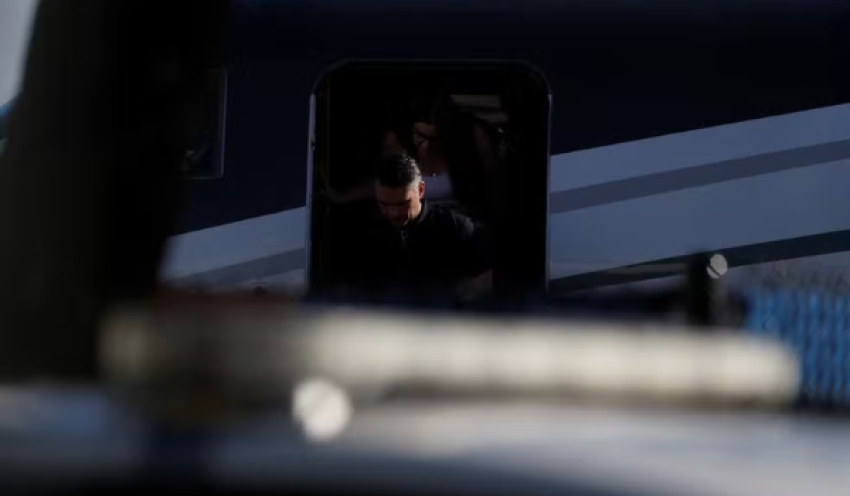 Flávio Bolsonaro chega aos Estados Unidos