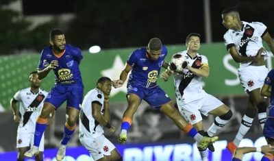 Em jogadas pelas pontas, Audax e Vasco marcam e ficam no empate na Ilha