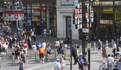 Homem esfaqueia criança e mulher em ponto turístico no centro de Londres