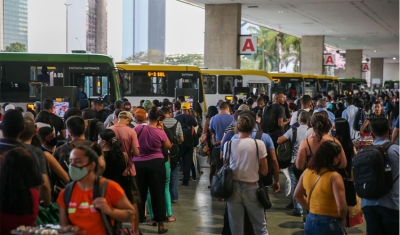 Taxa média de desocupação em 2022 ficou em 9,3%, diz IBGE