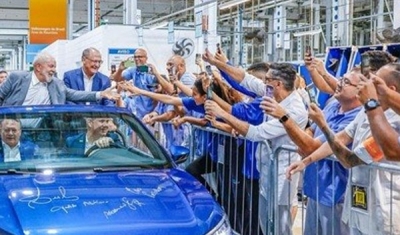 Lula e Alckmin visitam montadora que anunciou R$ 16 bilhões de investimentos no Brasil até 2028