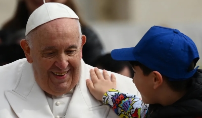 Papa Francisco é internado em Roma com infecção respiratória