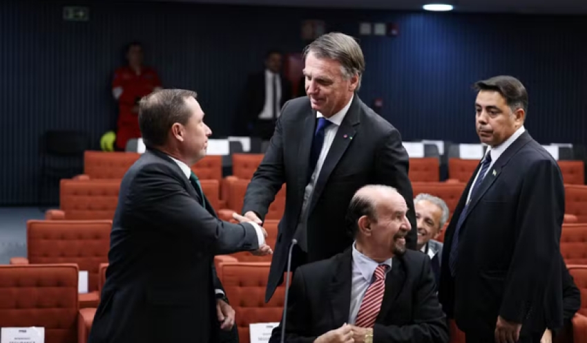 Defesa de Bolsonaro pede anulação da delação de Mauro Cid