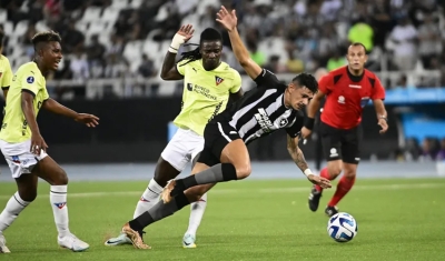 Botafogo joga mal e fica no empate com a LDU em casa pela Sul-Americana