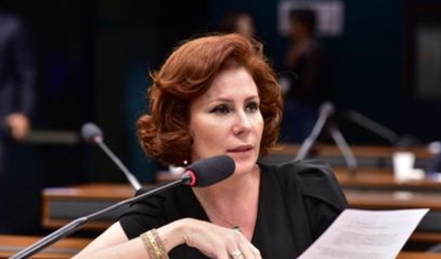 Por 9 votos a 2, STF torna deputada Carla Zambelli ré por perseguição armada