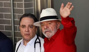 Lula chega a Brasília após tomografia em São Paulo ter resultado &#039;satisfatório&#039;