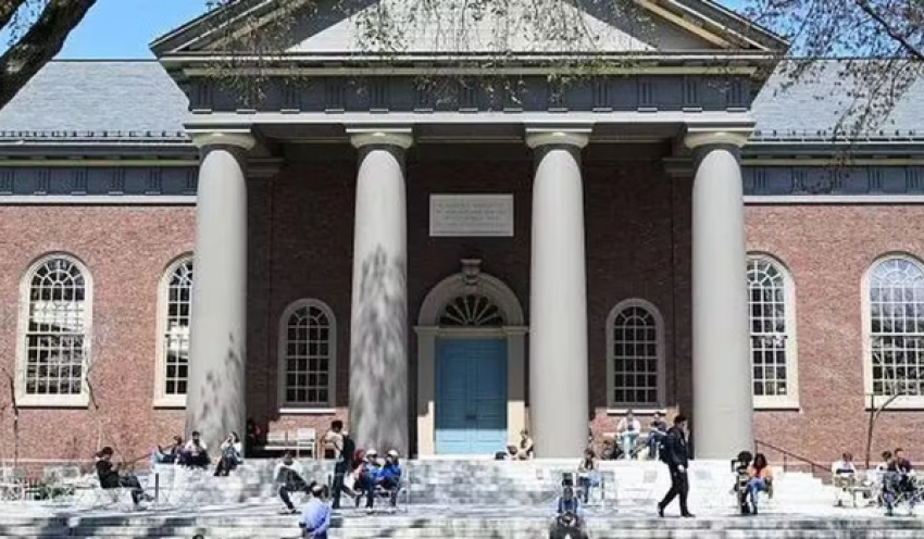 Trump proíbe Harvard de matricular novos estudantes estrangeiros