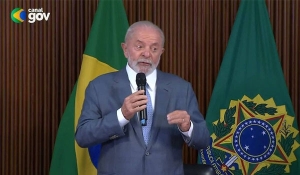 Lula garante que ministra da Saúde não sai do governo e autoriza &#039;limpeza geral&#039; nos hospitais federais