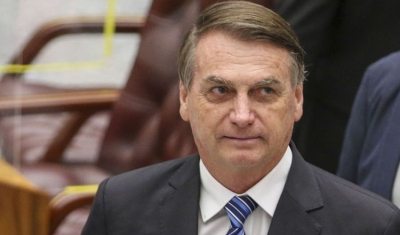 Bolsonaro diz que volta ao Brasil em março para liderar oposição a Lula