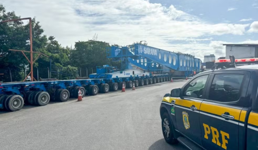 Transporte de transformador de 250 toneladas chega a Campina Grande