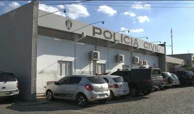 Jovem tenta matar pai e tio com garrafa de vidro após discussão, em Campina Grande