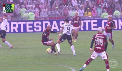 Corinthians vence o Flamengo no Maracanã e garante vaga na Libertadores