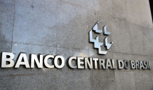 Contas externas têm saldo negativo de US$ 1,7 bilhão em abril
