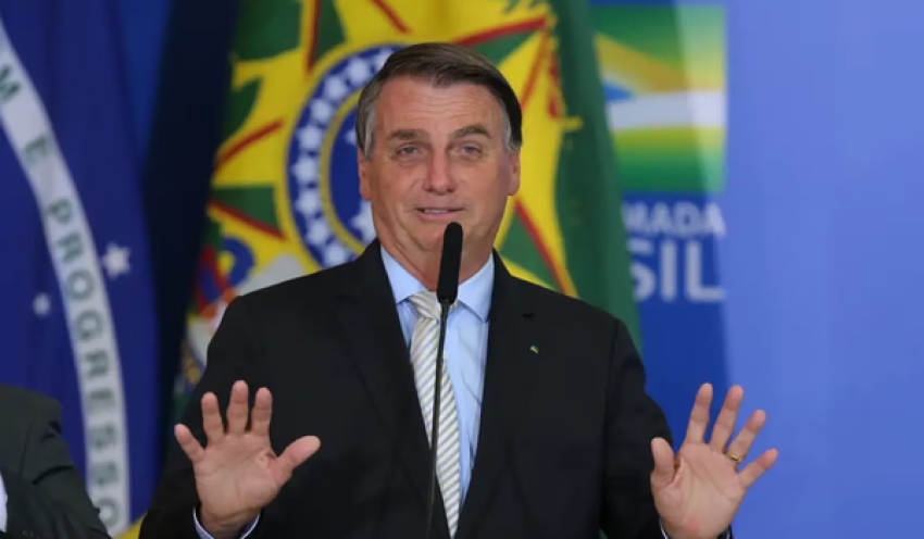 Bolsonaro afirma que disputará presidência em 2026, e Tarcísio tentará reeleição