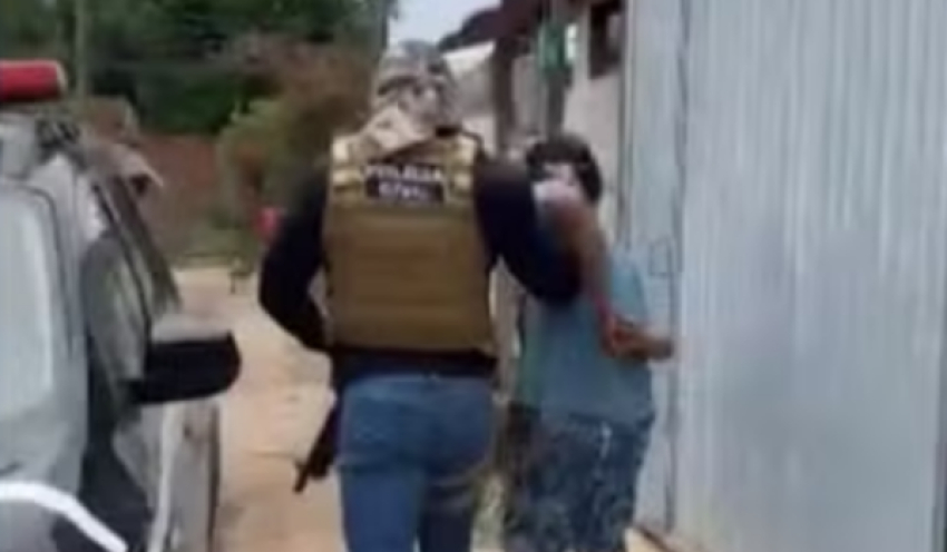 Homem é preso por suspeita de homicídio, tortura e participação em facção criminosa em Cabedelo, na Grande João Pessoa