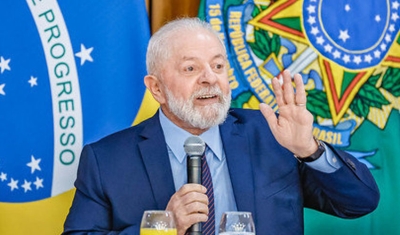 Lula discute com deputados da base projetos para aumentar a arrecadação