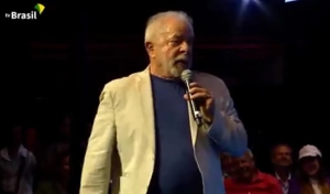 Lula diz que está com um &#039;problema na cabeça do fêmur&#039; que o impede de jogar futebol