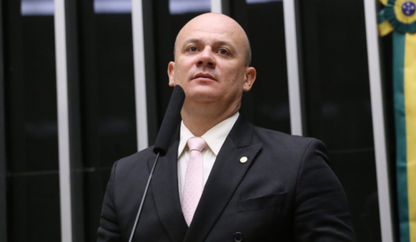 Deputados de oposição comemoram e governistas criticam rejeição do Senado a Messias no STF