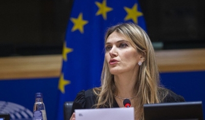 Grécia congela bens de vice-presidente do Parlamento Europeu presa em caso de corrupção