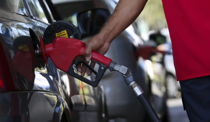 Governo adia reunião que pode aumentar etanol na gasolina para 32%