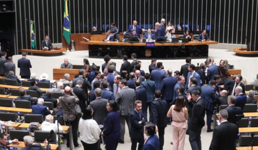 Plenário pode votar nesta quarta-feira projetos sobre ouro e mineração