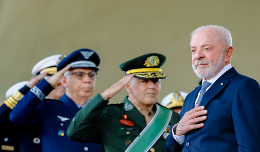 No Dia do Soldado, Lula fala em priorizar Forças Armadas: ‘Para defender nosso povo’