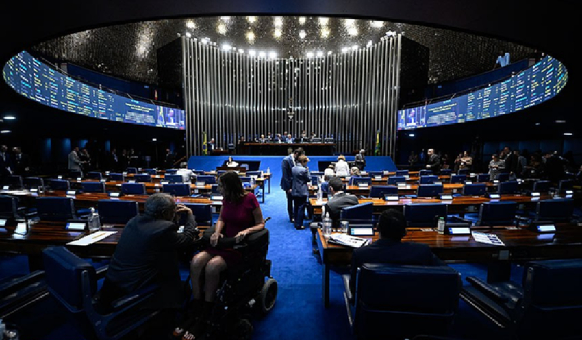 Plenário vota renovação automática da CNH na terça