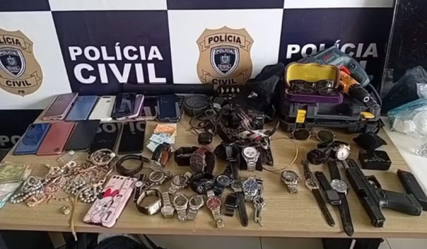 Mulher é presa suspeita de integrar grupo que assaltava residências em João Pessoa