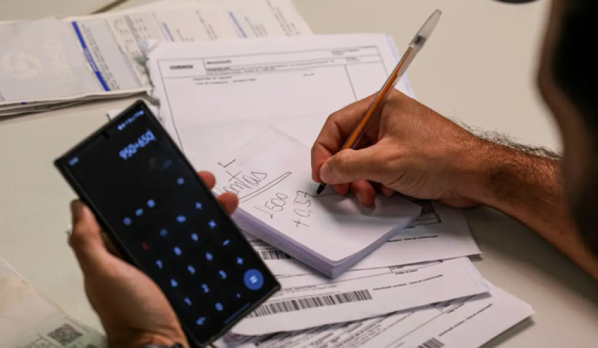 Com precatórios, governo tem maior déficit para meses de março