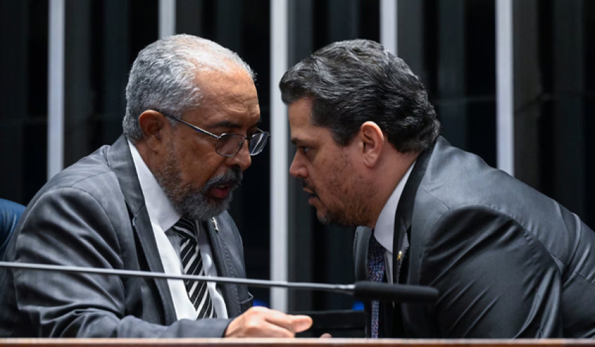 PEC do fim da escala 6x1 completa um mês parada após aprovação na Câmara