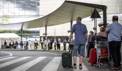 Homem atropela dezenas de pedestres em aeroporto de Bonn, na Alemanha, diz imprensa local