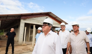 João Azevêdo inspeciona obras de educação, habitação e infraestrutura com investimentos de R$ 87,5 milhões em Princesa Isabel e Tavares