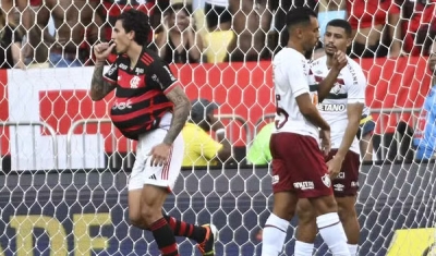 Flamengo é superior, vence Fluminense e encaminha título da Taça Guanabara