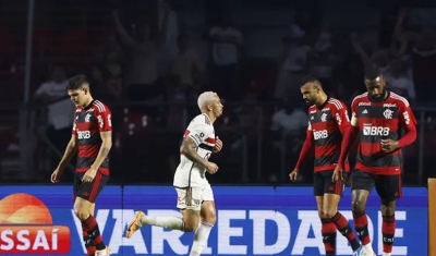 São Paulo é melhor e vence; Flamengo joga muito mal, mas se garante no G-4