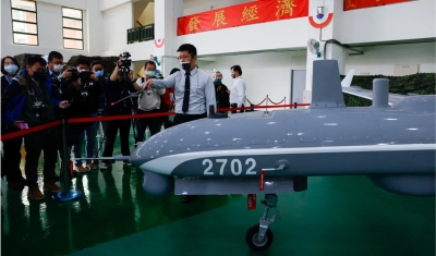 Taiwan exibe drones de guerra que podem ser usados em um possível conflito com a China