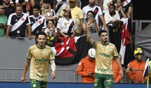 Rayan falha, Flaco marca e Palmeiras vence o Vasco no Brasileirão