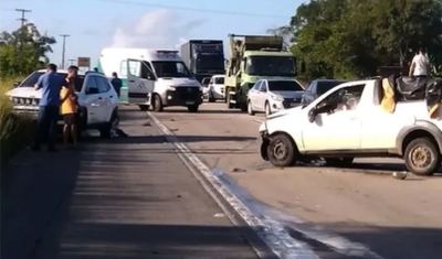 Acidente entre caminhão e carros deixa feridos na BR-101, na Paraíba