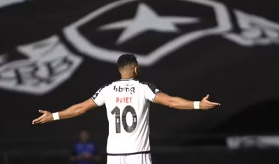 Vasco vence o Botafogo de virada e entra no G-4 do Carioca