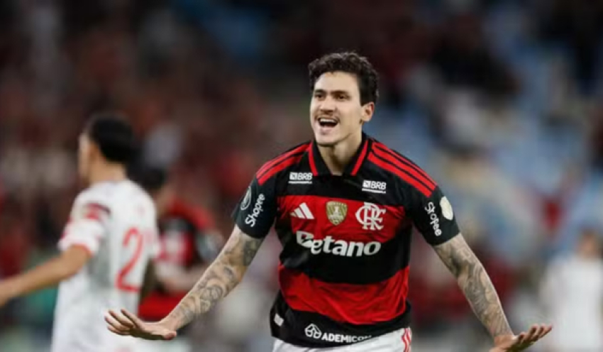 Flamengo vence o Estudiantes com gol de Pedro e garante classificação antecipada na Libertadores