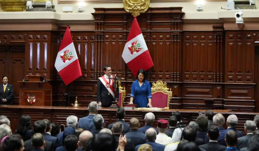 Keiko Fujimori toma posse como nova presidente do Peru com discurso de combate a criminalidade e às mudanças climáticas
