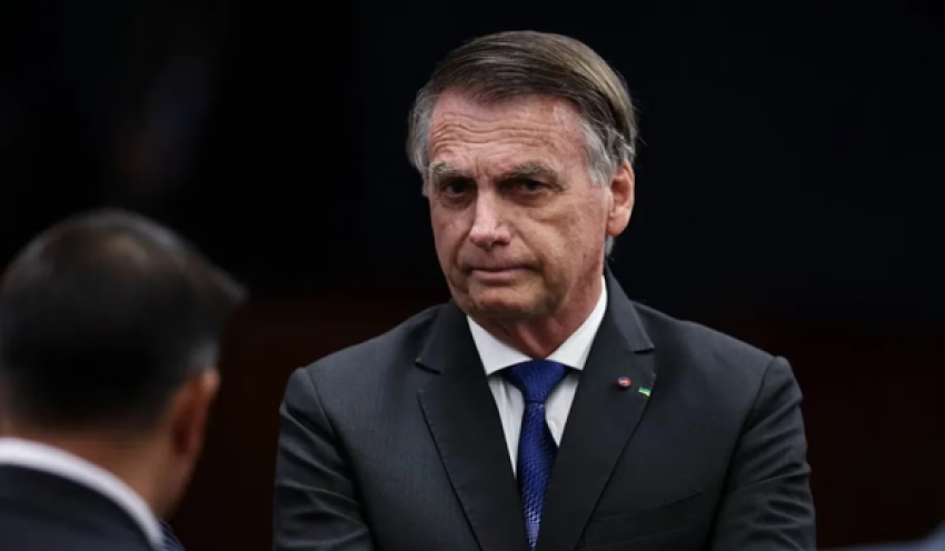 Defesa pede ao STF autorização para professor dar aulas à filha de Jair Bolsonaro em casa