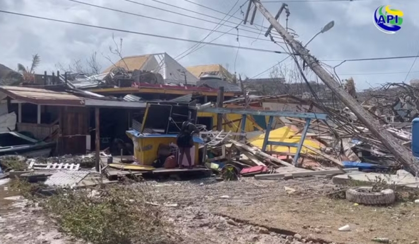 Furacão Beryl destrói 90% das casas de ilha do Caribe