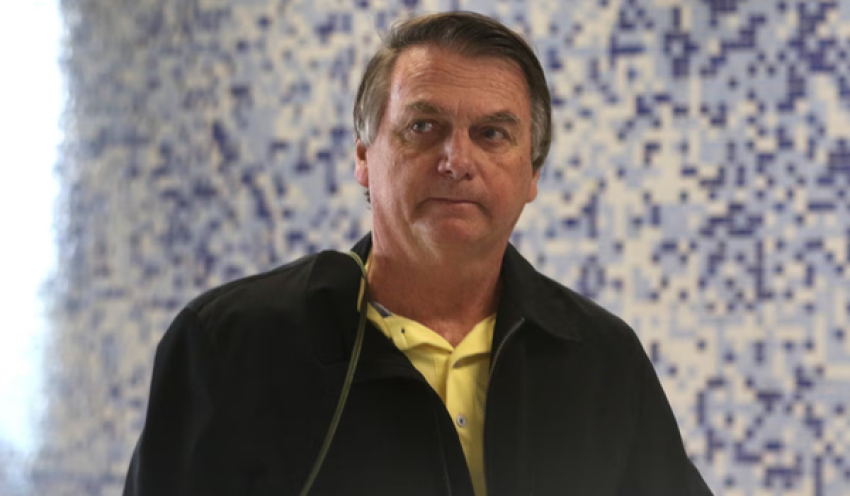 Arma apreendida: polícia conclui que Bolsonaro não cometeu crime de posse ilegal