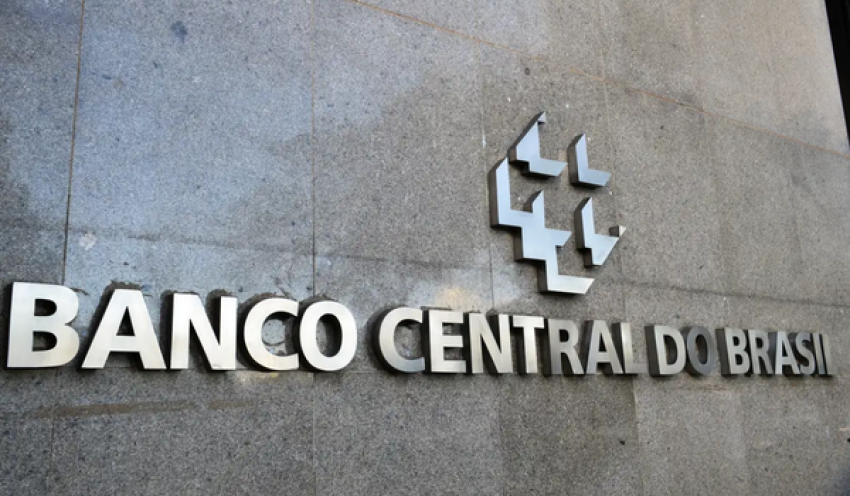 Mercado financeiro eleva previsão da Selic para 13,75% ao ano