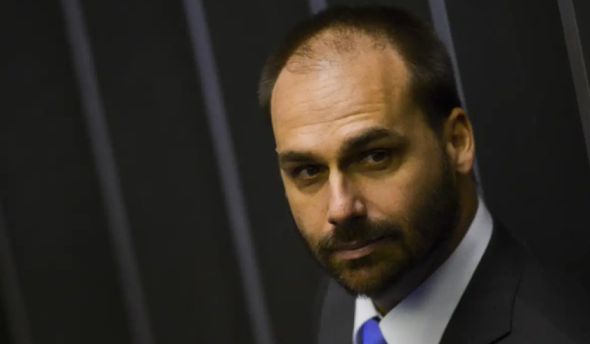 Ministério da Justiça demite Eduardo Bolsonaro por abandono de cargo