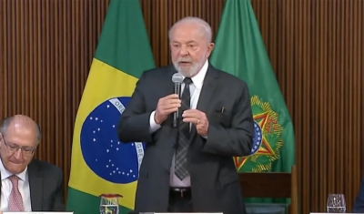 Lula encomenda estudos para prorrogar redução de impostos em carros populares