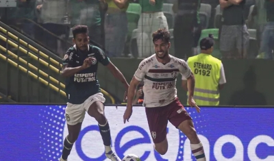 Fluminense fica na frente duas vezes, mas Goiás busca empate em casa